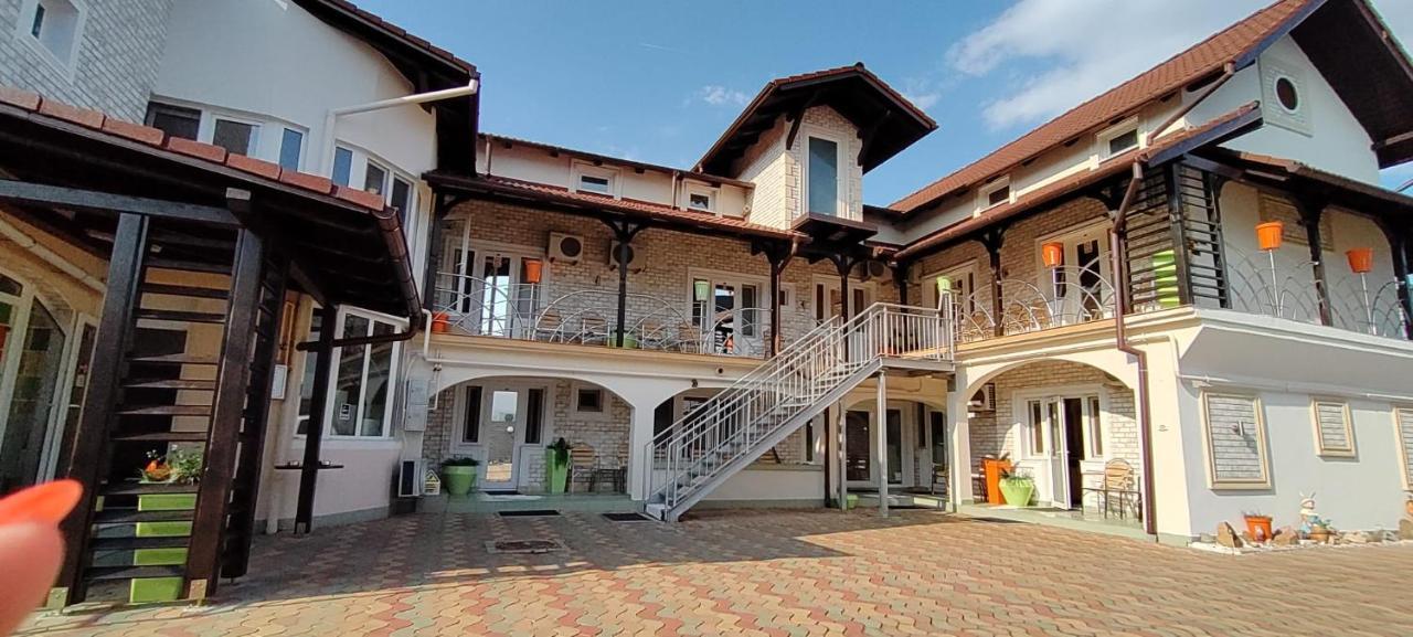 Pensiunea Sergiu & Geanina Arad Dış mekan fotoğraf