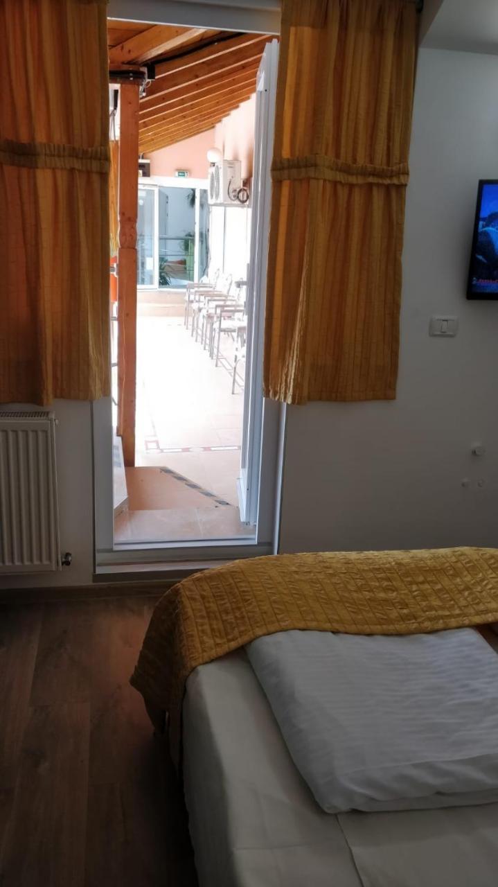 Pensiunea Sergiu & Geanina Arad Dış mekan fotoğraf